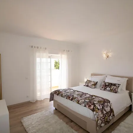 ílios - Porto De Mós, * Lagos