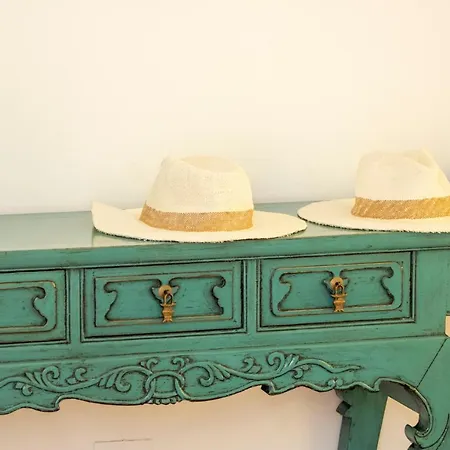 ílios - Porto De Mós, Villa